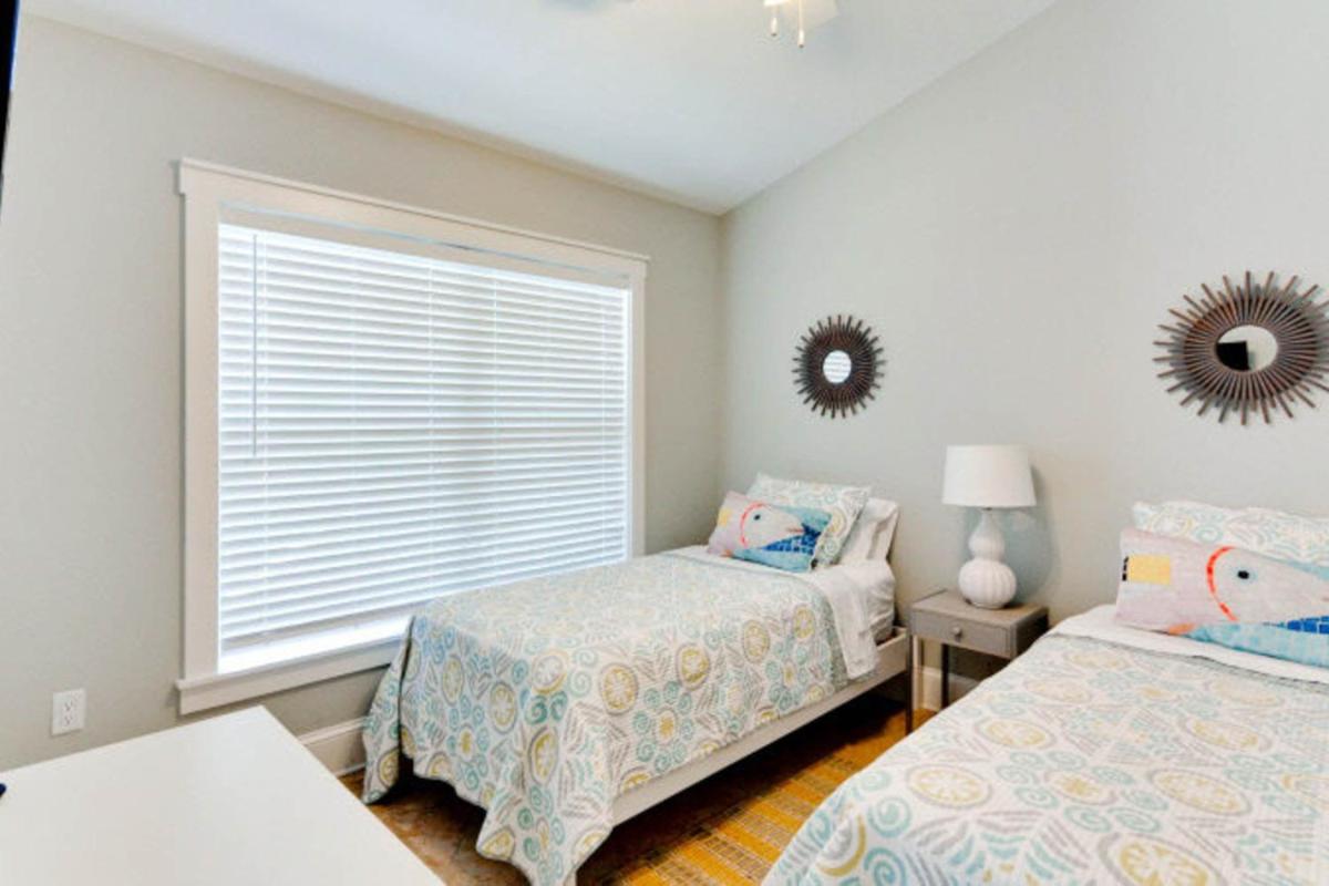 7001 B Holmes Blvd - image 7