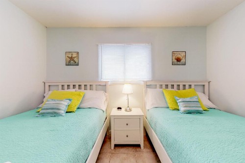Turquoise Paradise East - image 6