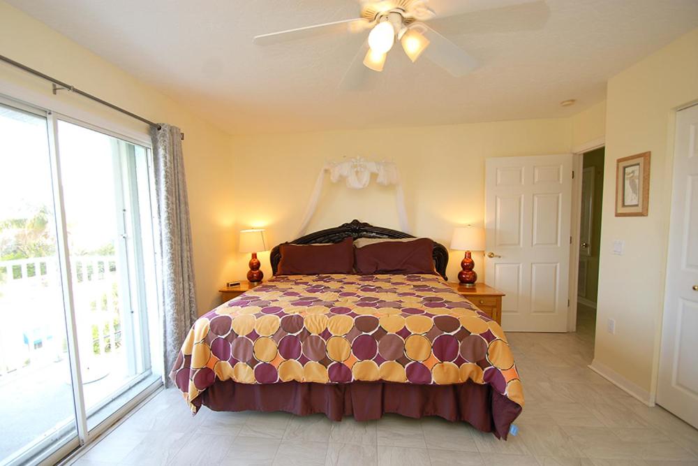 Sunshine Beach Rentals - image 6