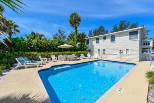 106 30Th St Home