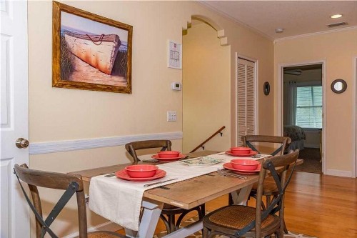 Castaway Cottage - image 10