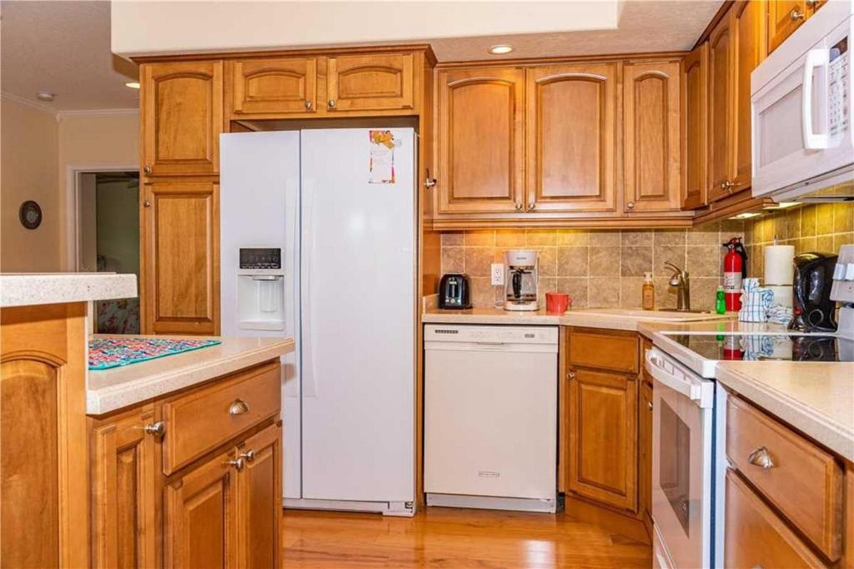 Castaway Cottage - image 6