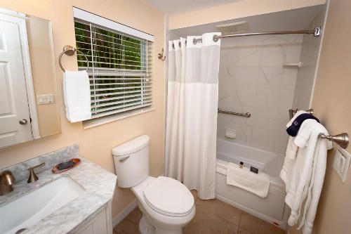 Cedar Cove Resort & Cottages - image 18