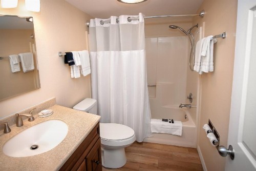 Cedar Cove Resort & Cottages - image 31