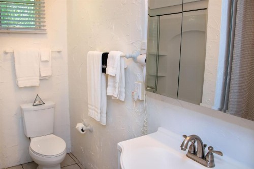 Cedar Cove Resort & Cottages - image 41