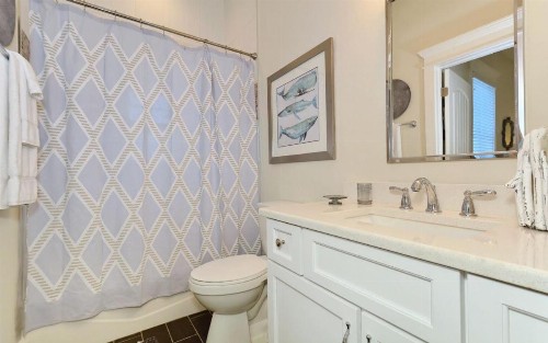 Weekly Summer booking available 4 Bedroom 3 Bathroom bikes beach gear pool and spa - image 28