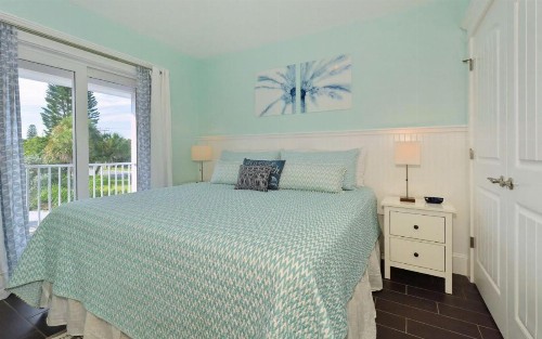 Weekly Summer booking available 4 Bedroom 3 Bathroom bikes beach gear pool and spa - image 33
