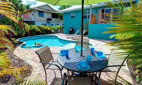 Escape from it all private pool minute to beach - image 1