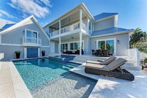 Brand New Luxe 4 Bedroom plus Nanny suite Heated pool spa bikes - image 7
