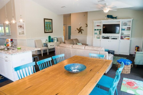 4 Bed 3 Bath BUNGALOW Heated Pool and Spa Bikes Kayaks free WiFi - image 13