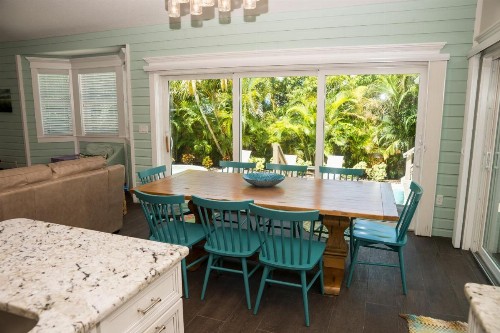 4 Bed 3 Bath BUNGALOW Heated Pool and Spa Bikes Kayaks free WiFi - image 16