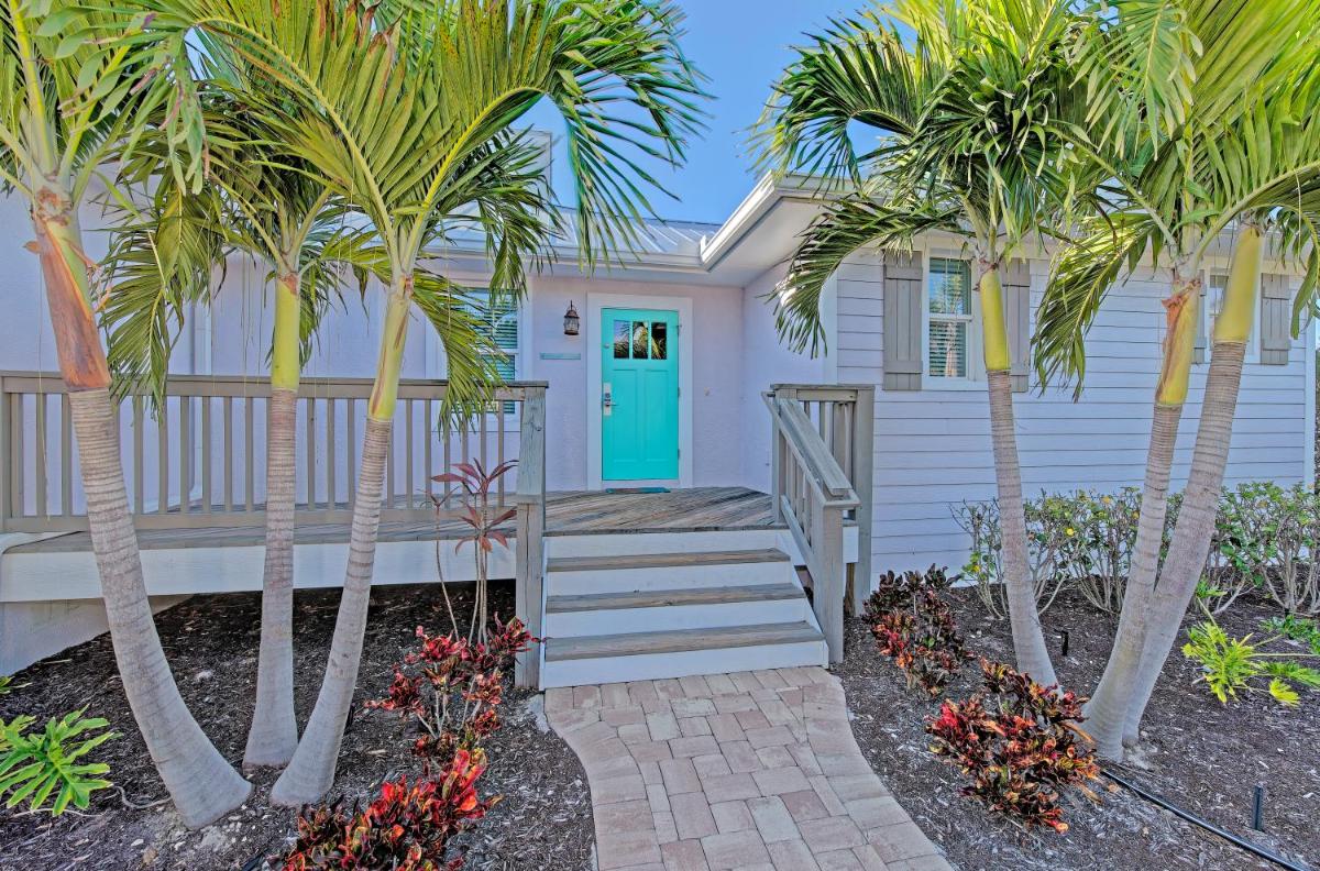 4 Bed 3 Bath BUNGALOW Heated Pool and Spa Bikes Kayaks free WiFi - image 2