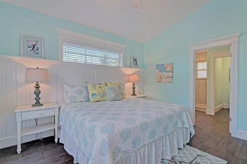 4 Bed 3 Bath BUNGALOW Heated Pool and Spa Bikes Kayaks free WiFi - image 23