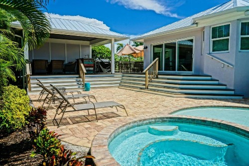 4 Bed 3 Bath BUNGALOW Heated Pool and Spa Bikes Kayaks free WiFi - image 8