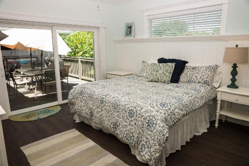 4 Bed 3 Bath BUNGALOW Heated Pool and Spa Bikes Kayaks free WiFi - image 9