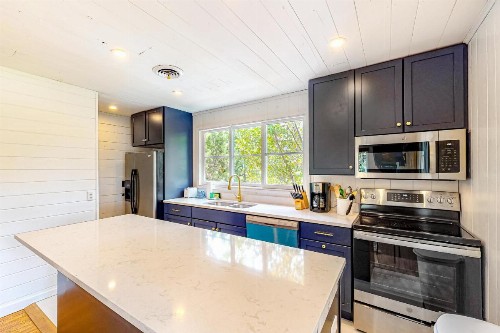Blissful Beach Retreat - image 2