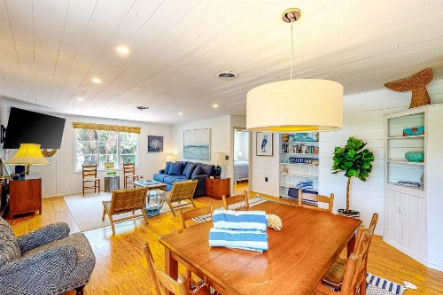 Blissful Beach Retreat - image 6