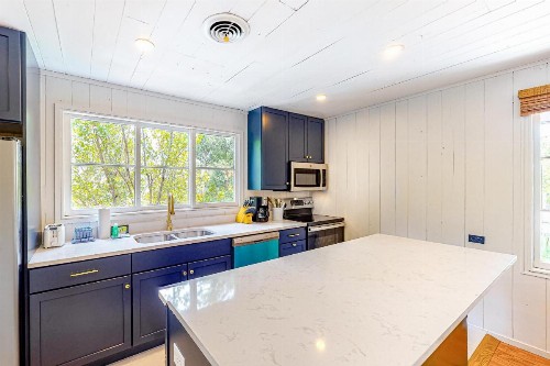Blissful Beach Retreat - image 9