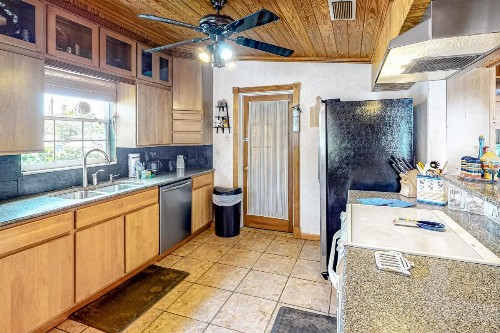 Beach Lodge - image 10