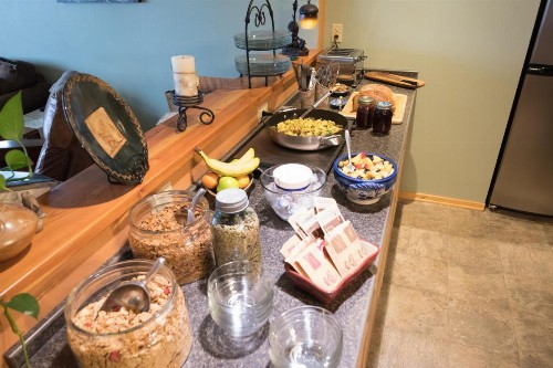 Bay Ave Bed and Breakfast Inn - image 37