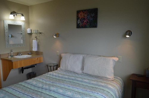 Bay Ave Bed and Breakfast Inn - image 8
