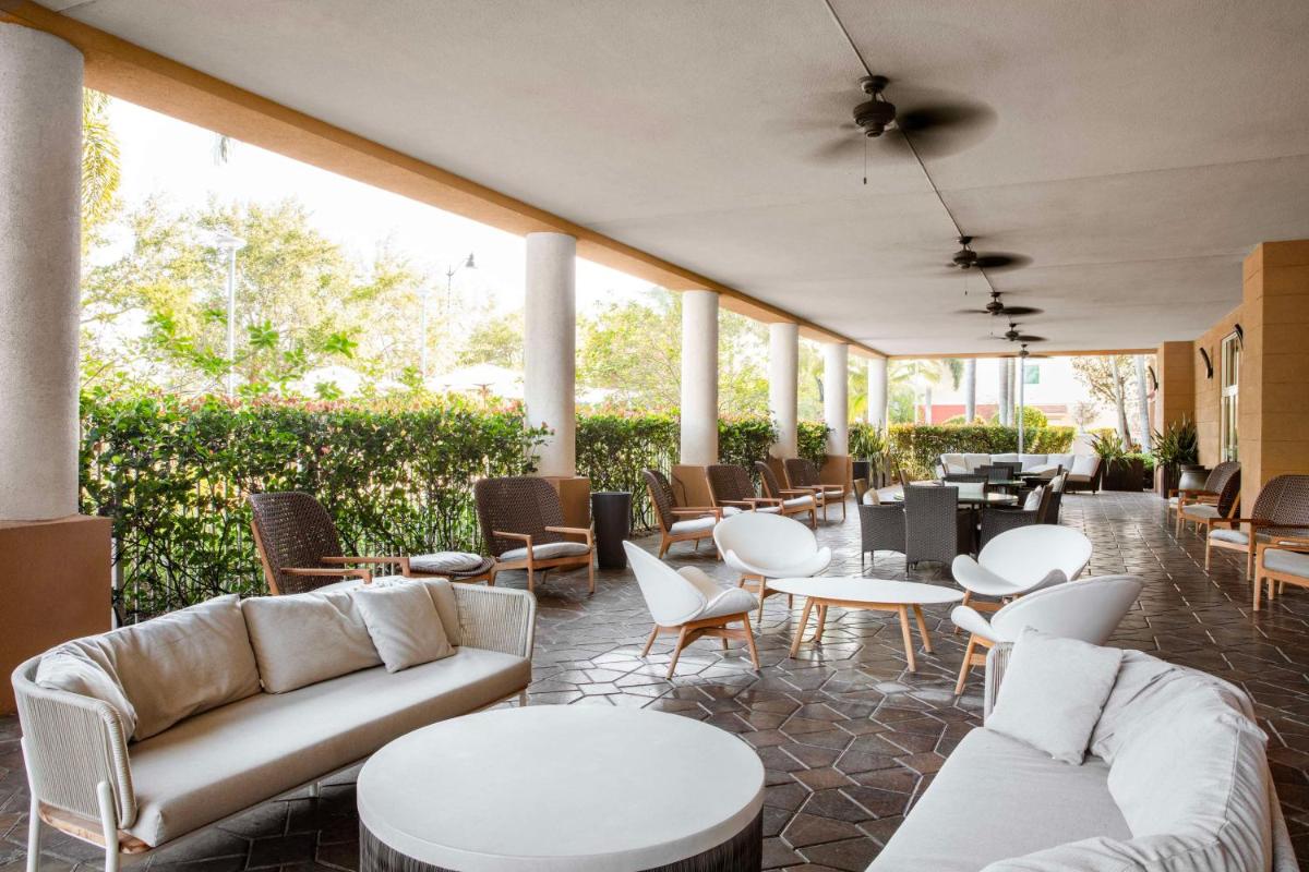 Hampton Inn and Suites Miami-South/Homestead - image 7