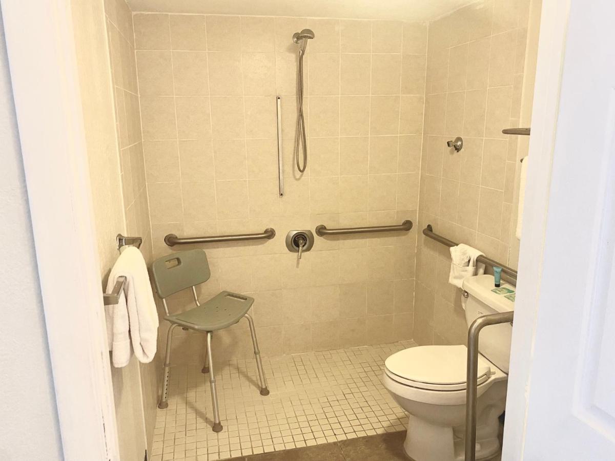 Garden Inn Homestead/Everglades/Gateway to Keys - image 2