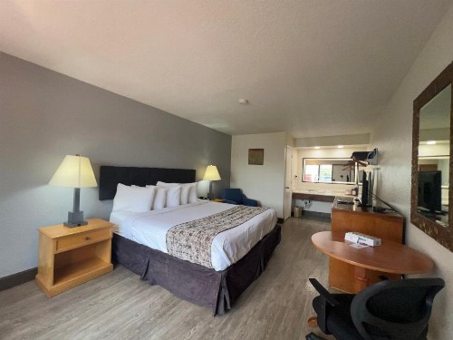 Garden Inn Homestead/Everglades/Gateway to Keys - image 38