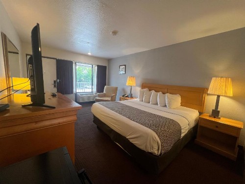 Garden Inn Homestead/Everglades/Gateway to Keys - image 5