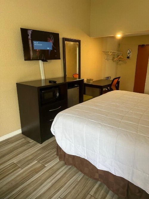 A-1 Budget Motel - image 10