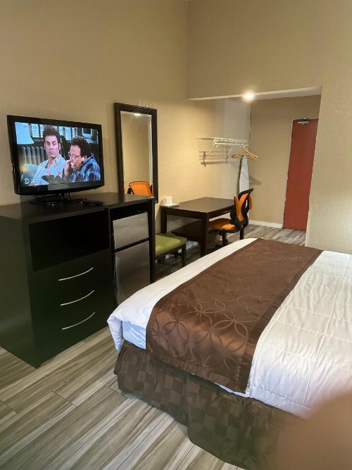 A-1 Budget Motel - image 16