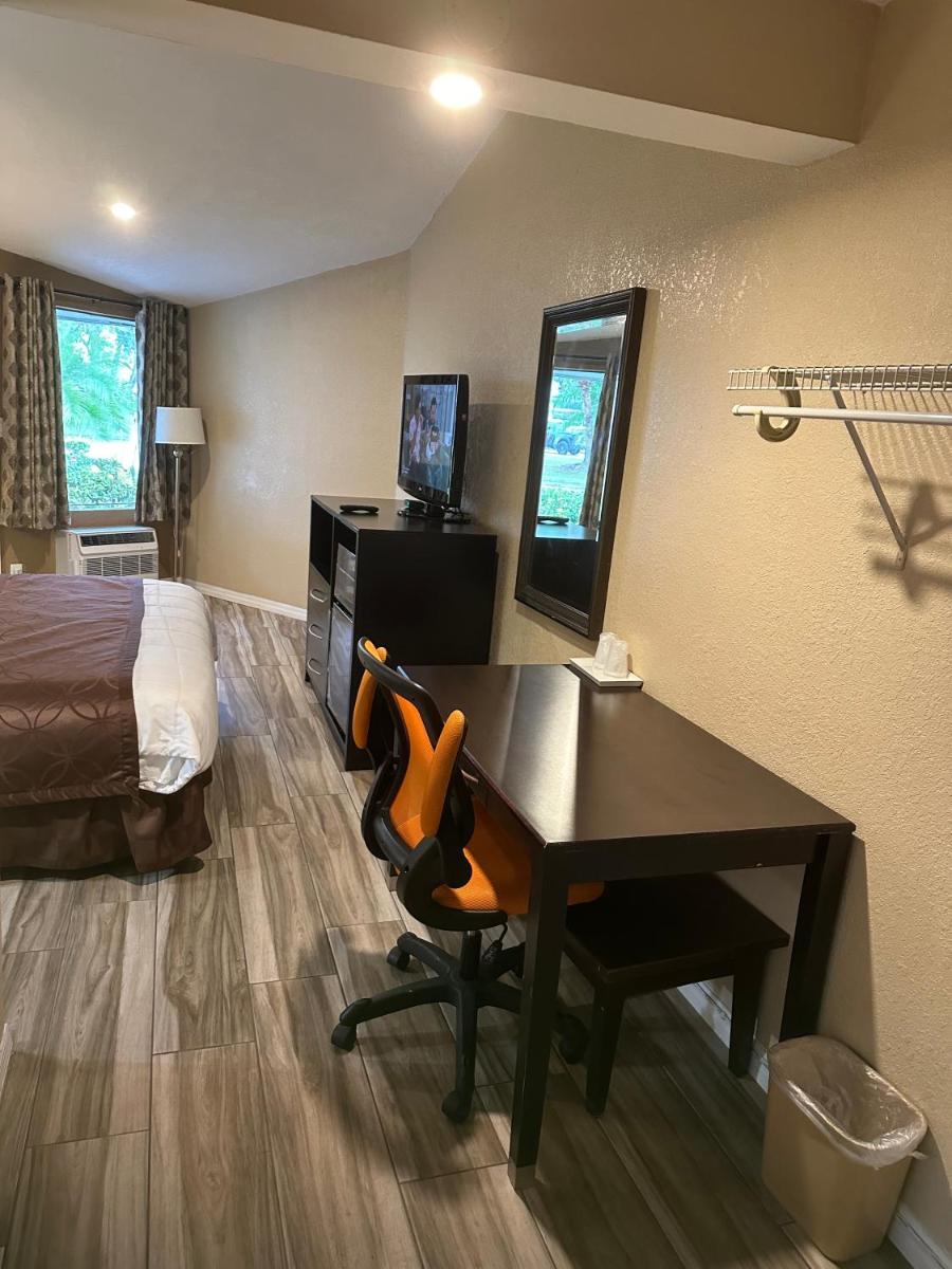 A-1 Budget Motel - image 4