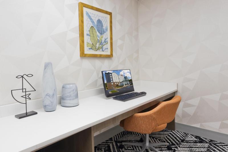 Hilton Garden Inn Birmingham/Lakeshore Drive - image 5