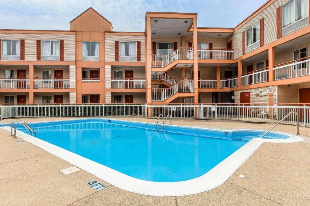 Quality Inn Homewood - image 2