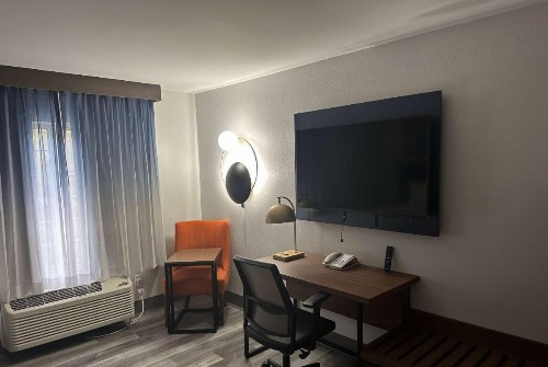 La Quinta by Wyndham Birmingham Homewood - image 16