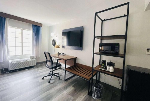 La Quinta by Wyndham Birmingham Homewood - image 20