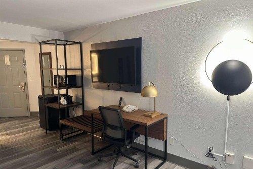 La Quinta by Wyndham Birmingham Homewood - image 29