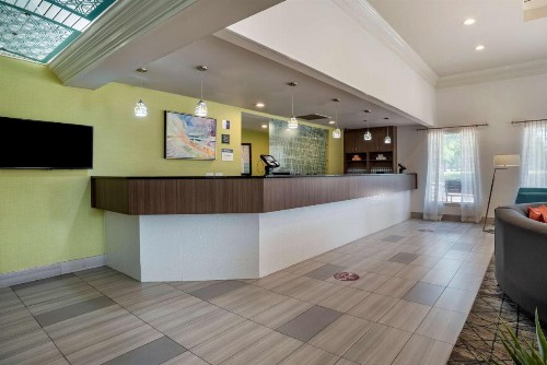Best Western Plus Carlton Suites - Birmingham - image 10