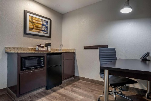 Best Western Plus Carlton Suites - Birmingham - image 18