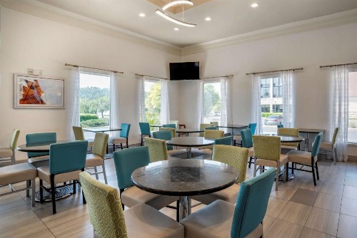 Best Western Plus Carlton Suites - Birmingham - image 19