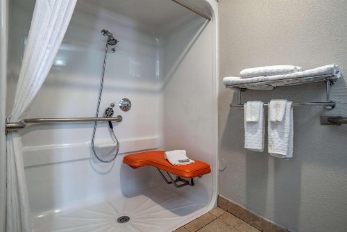 Best Western Plus Carlton Suites - Birmingham - image 25