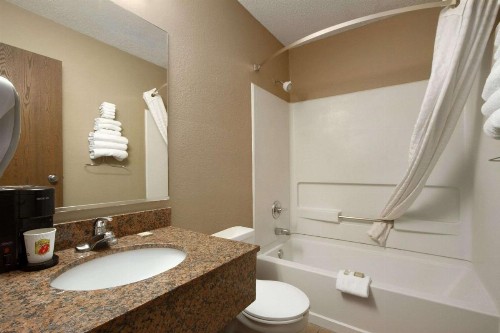 Super 8 by Wyndham Homewood Birmingham Area - image 11