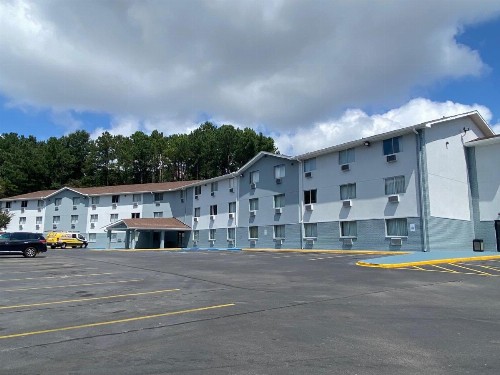 Super 8 by Wyndham Homewood Birmingham Area - image 32