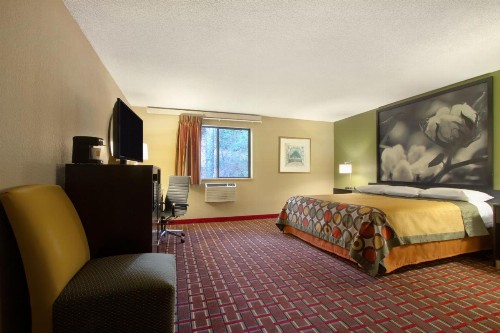 Super 8 by Wyndham Homewood Birmingham Area - image 33