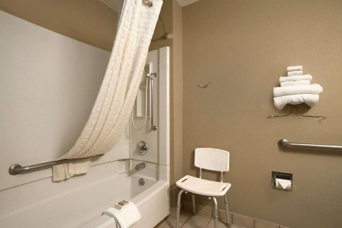 Super 8 by Wyndham Homewood Birmingham Area - image 39