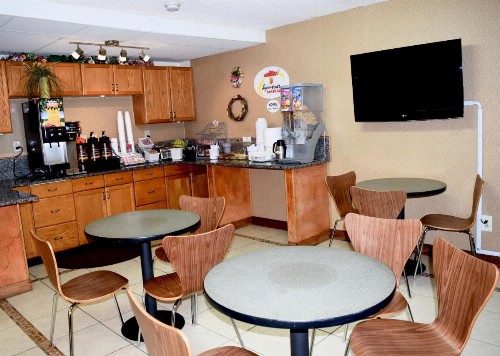 Super 8 by Wyndham Homewood Birmingham Area - image 46