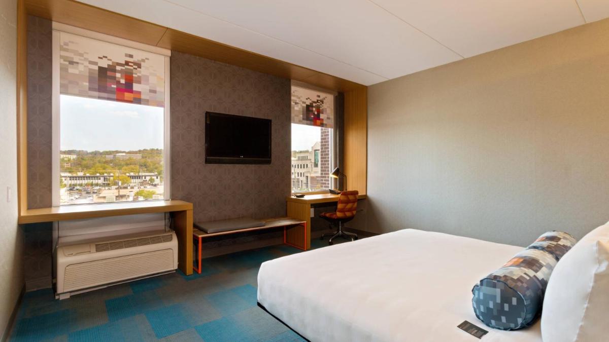 Aloft Birmingham Soho Square - image 6