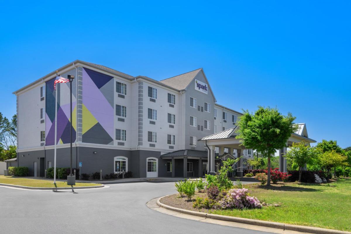 Country Inn & Suites by Radisson Homewood AL - image 5