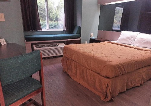 America's Inn - Birmingham - image 5