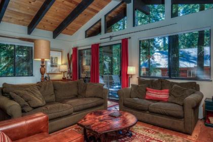 Cabin in the Pines - image 8